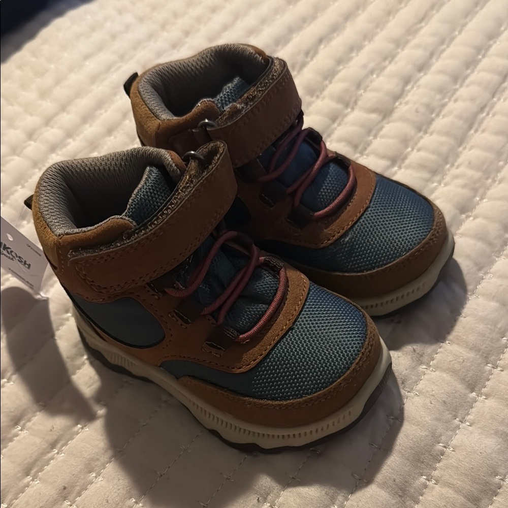 Oshkosh toddler boots NWT